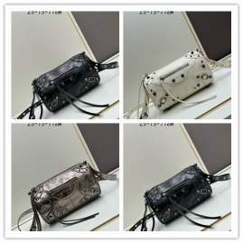 Picture of Balenciaga Handbags _SKUfw177415288fw